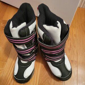 Totes brand Snow Boots Size 2 Youth
